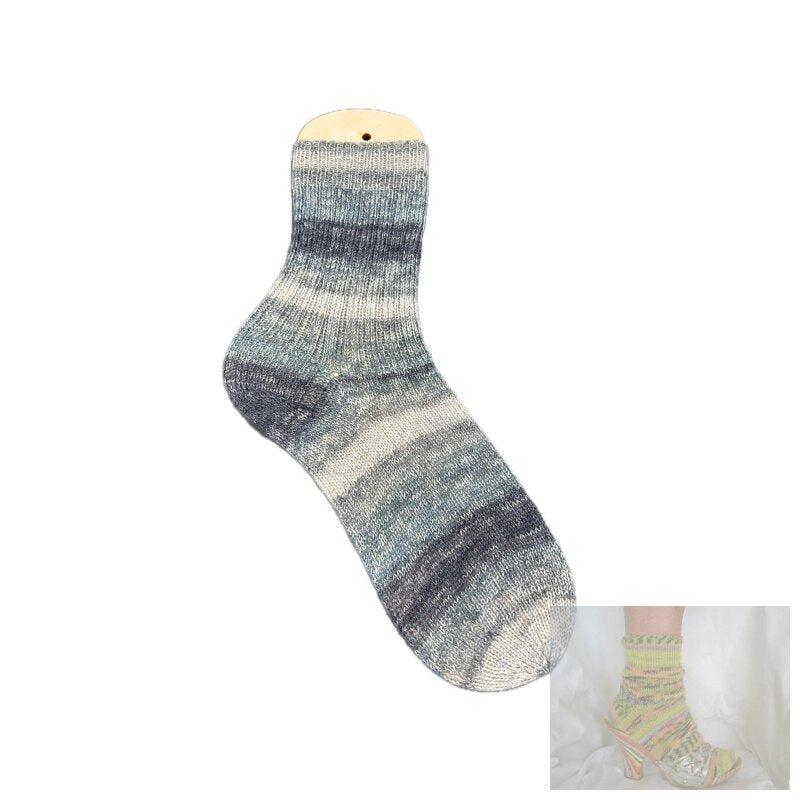 Handgestrickte Socken in Größe 46/47 aus ggh Elbsox Sockenwolle grau
